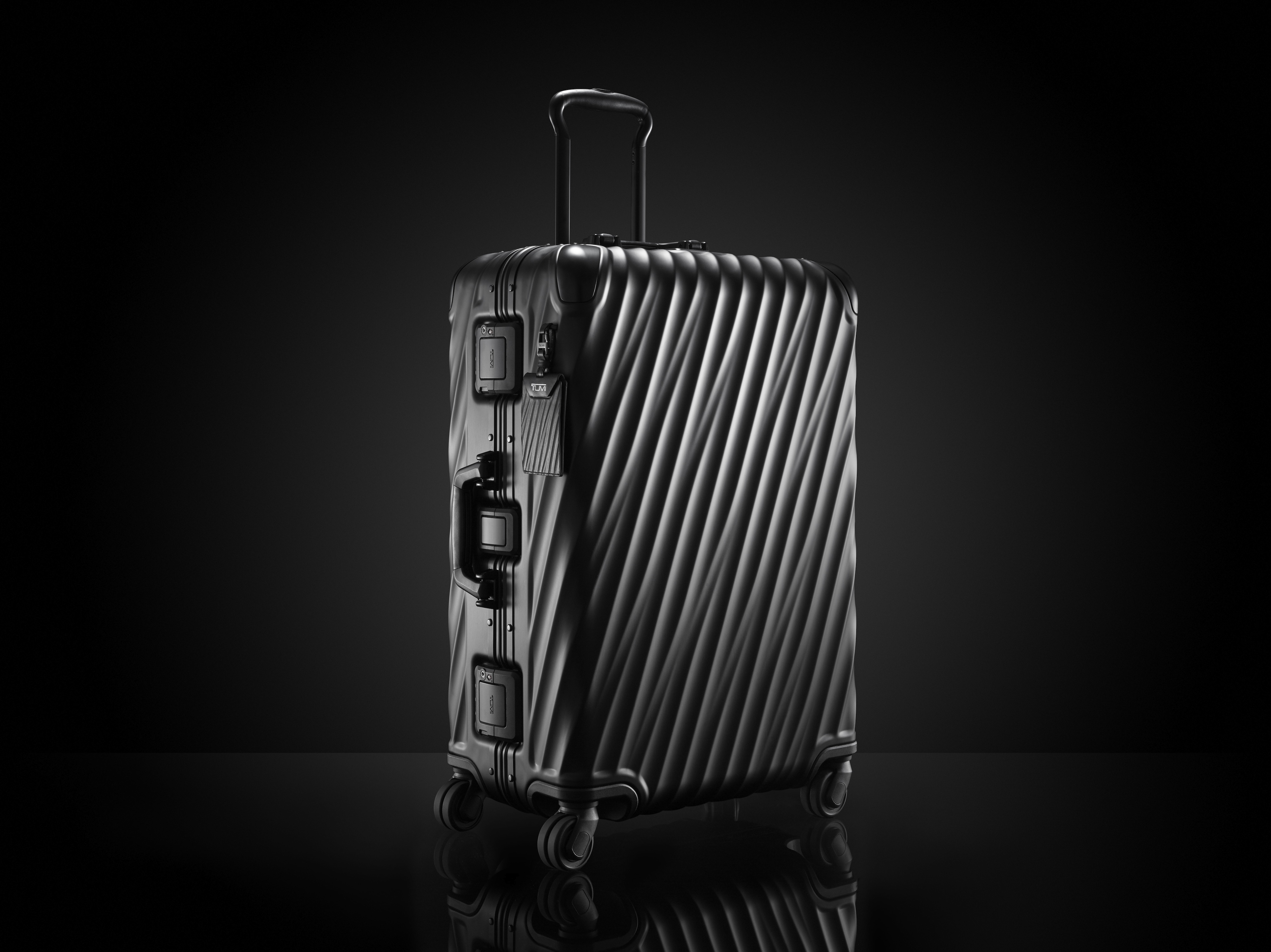 Travel angle: 5 things we love about the Tumi 19 Degree collection ...